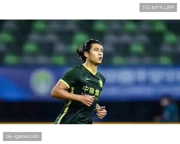 张玉宁拿个大合同，然后球场上还像邻家大哥，真让人分不清他到底哪儿来的距离感